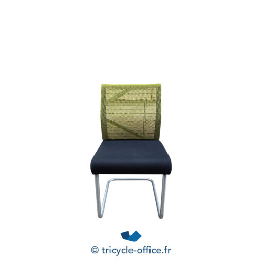 Tricycle-Office-mobilier-bureau-occasion-Chaise-visiteur-STEELCASE-Think-verte-et-noire (1)
