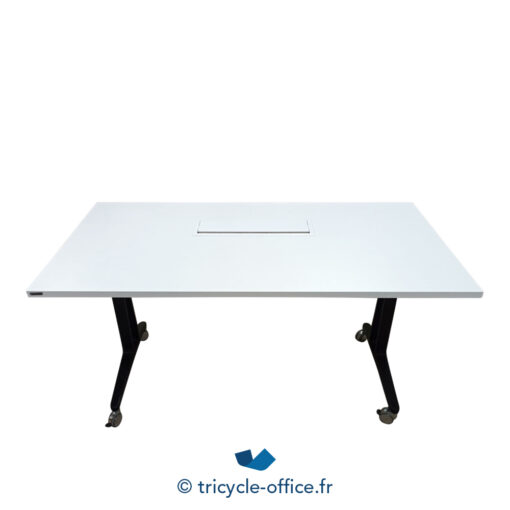 Tricycle-Office-mobilier-bureau-occasion-Table-basculante-passe-câbles-WIESNER-HAGER-140x70-cm (1)