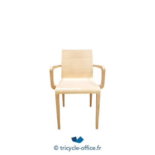 Tricycle-Office-mobilier-bureau-occasion-Chaise-visiteur-PEDRALI-en-bois-avec-accoudoirs (1)