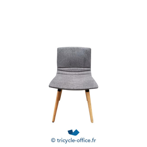 Tricycle-Office-mobilier-bureau-occasion-Chaise-visiteur-tissu-gris-piètement-bois (1)