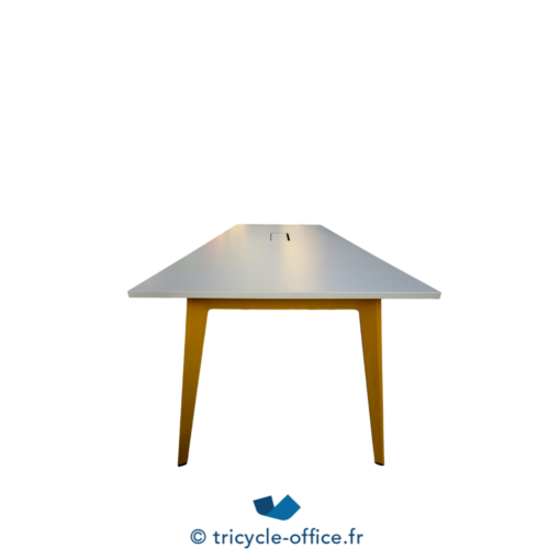 Tricycle Office Mobilier Bureau Occasion Table haute STEELCASE blanche piètement bois