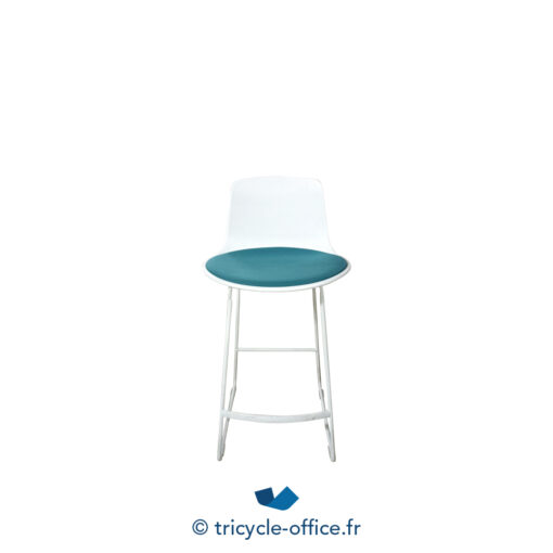 Tricycle-Office-mobilier-bureau-occasion-Tabouret-haut-ENEA-Lottus-blanc-pouf-turquoise (1)