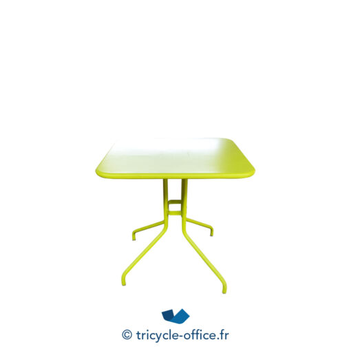 Tricycle-Office-mobilier-bureau-Table-d'extérieur-verte-FERMOB-Luxembourg