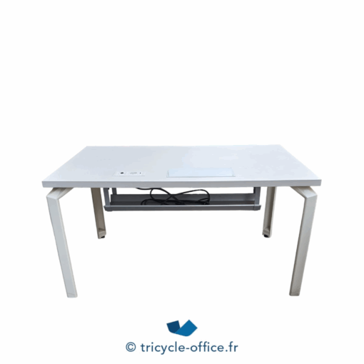 Tricycle-Office-mobilier-bureau-occasion-Bureau-droit-prise-électrique-140x80-cm