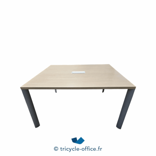 Tricycle-Office-mobilier-bureau-occasion-Table-de-réunion-140x126-cm (1)