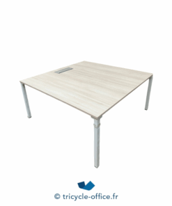 Tricycle-Office-mobilier-bureau-occasion-Table-de-réunion-Steelcase-bois-160x160-cm