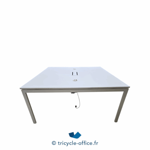 Tricycle-Office-mobilier-bureau-occasion-Table-de-réunion-blanche-140x140-cm (1)