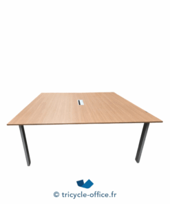 Tricycle-Office-mobilier-bureau-occasion-Table-de-réunion-bois-180x180-cm